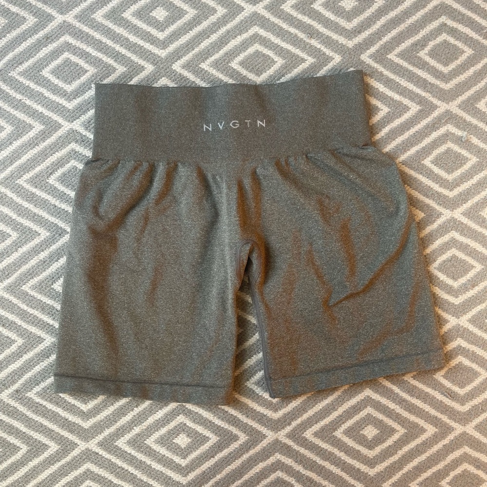 Navigation (NVGTN) Khaki Green Shorts Size L